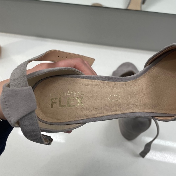 Block Heels Grey - Picture 3 of 4